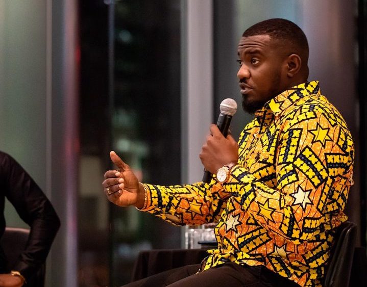 John Dumelo