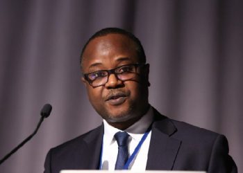  Dr Maxwell Opoku-Afari