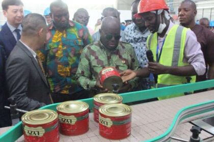 President Akufo-Addo tours a 1D1F factory that produces tomato paste