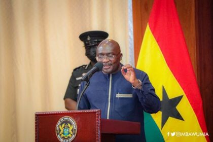 Dr Bawumia engages the media
